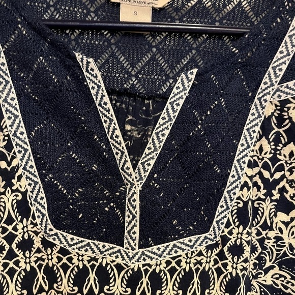 Lucky Brand Navy and Cream Long Sleeve Top size Small - Picture 2 of 5